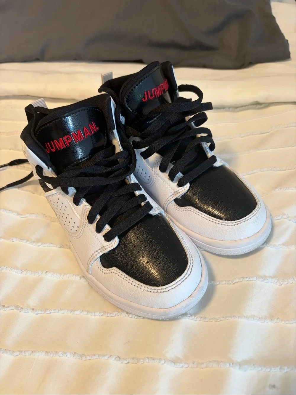 Nike Air Jordan Access PS Sneaker in White, Black & Red size 13 - Picture 3 of 7